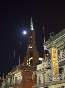 Full moon over the Transamerica building